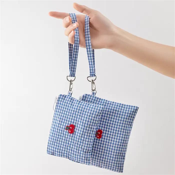 Sac de maquillage en toile cerise