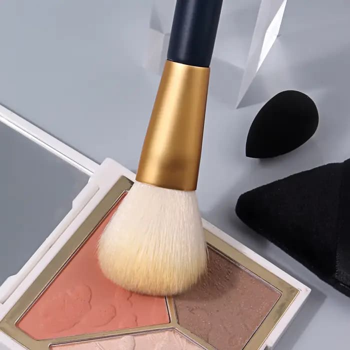 Ensemble d'outils de maquillage pour le blush