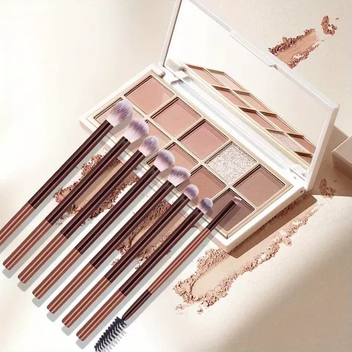 Un ensemble de 15 pinceaux de maquillage comprenant un pinceau pour le fond de teint