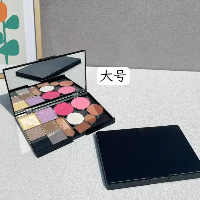 Boîte de maquillage pour fard à paupières