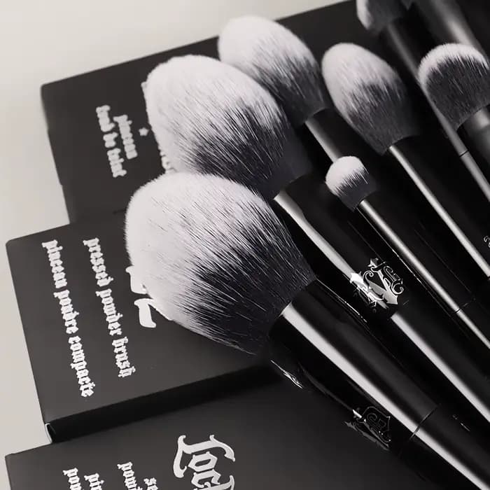 Kat Von D pinceau de maquillage fond de teint Blush mettre en évidence correcteur poudre sculptant fard à paupières