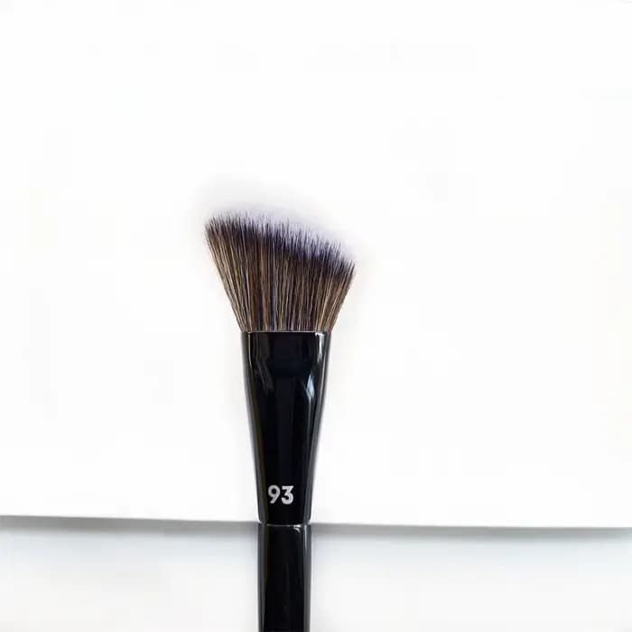 PRO – brosse à Blush coudée 93 cheveux synthétiques doux