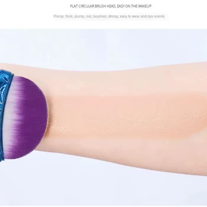 Brosse de maquillage en forme de queue de poisson