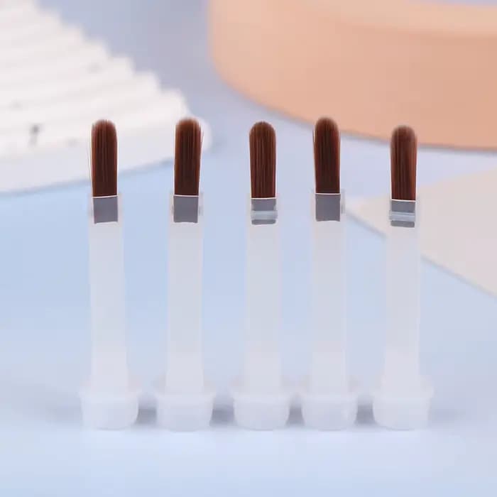Brosse à vernis à ongles jetable