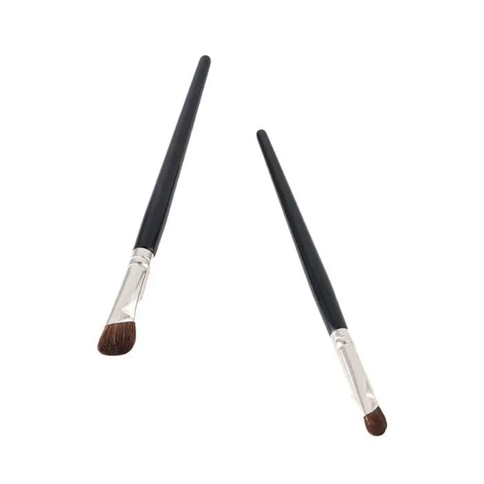 Pinceau de maquillage pour les cernes et les poches
