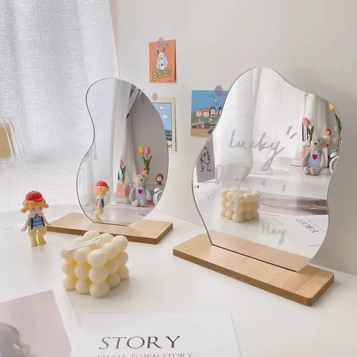Miroir de maquillage en bois irrégulier en forme de nuage