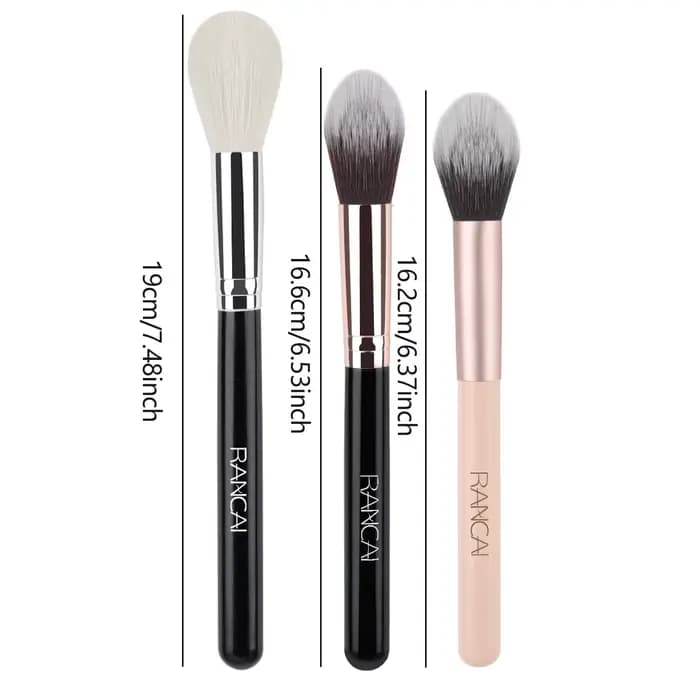 Pinceaux de maquillage pour étudiants novices