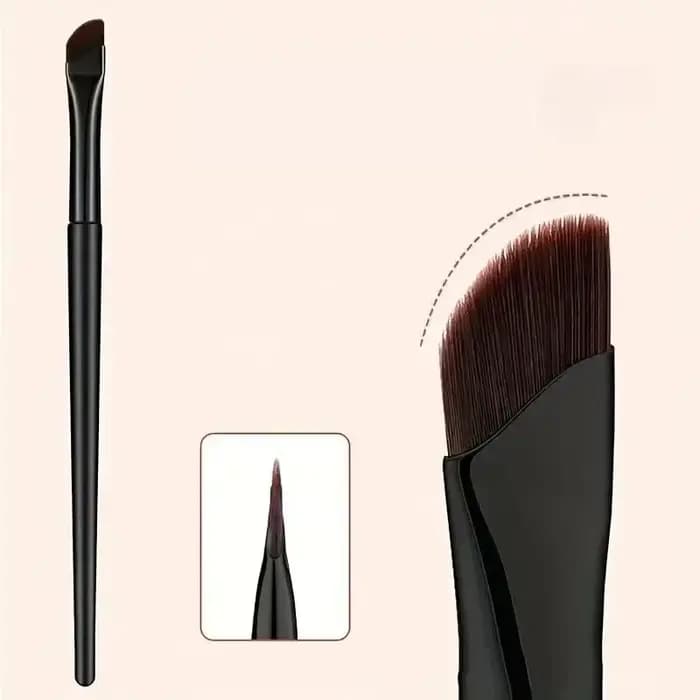 Pinceau eyeliner ultra fin à angle plat
