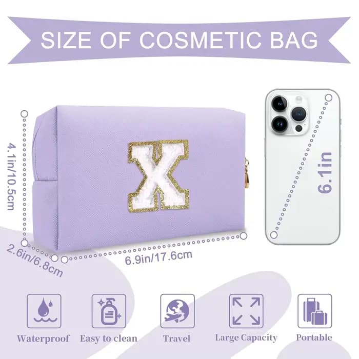 Sac de maquillage avec lettres brodées violettes