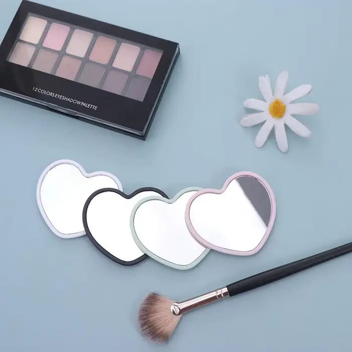 Miroir portable en forme de cœur à une face