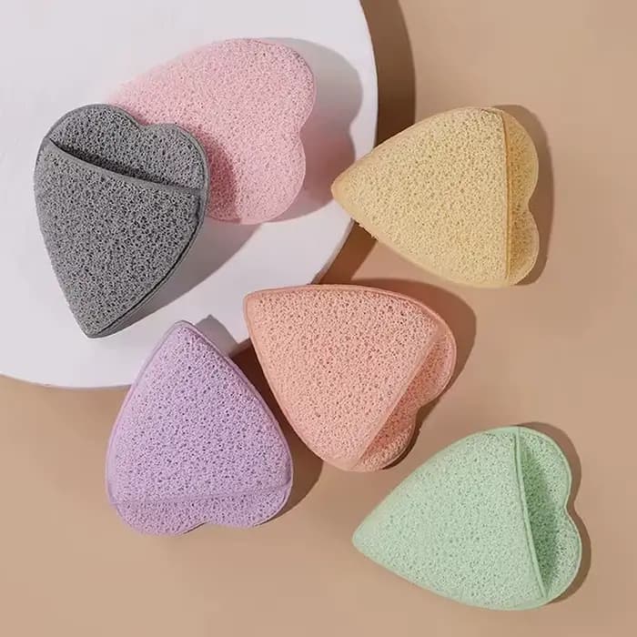 Éponge douce en forme de cœur pour le nettoyage du visage