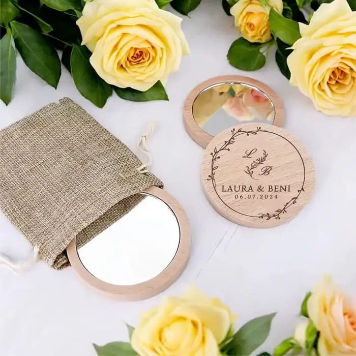 Miroir en bois personnalisé gravé