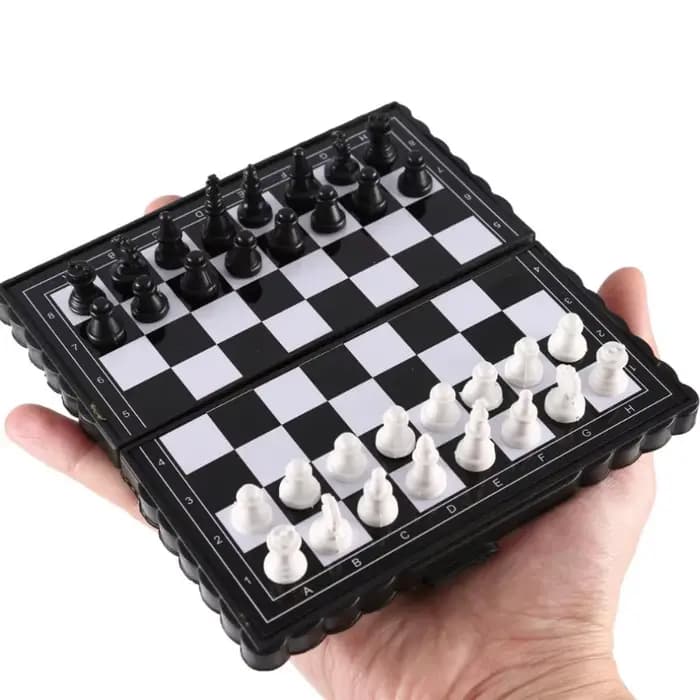 Mini jeu d'échecs magnétique pour enfants - Échiquier pliable en plastique portable, idéal pour les voyages et les activités de plein air