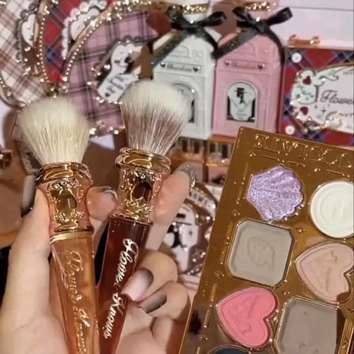 Pinceau de contour Flower Knows Brusher Moonlight Mermaid Blush