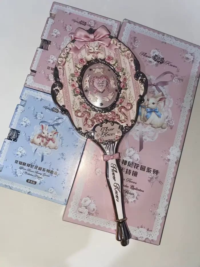 Miroir de maquillage portable de la nouvelle série Bunny Garden de Flower Knows