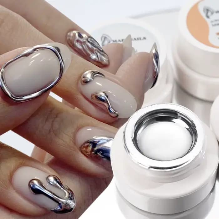 Vernis à ongles métallique miroir