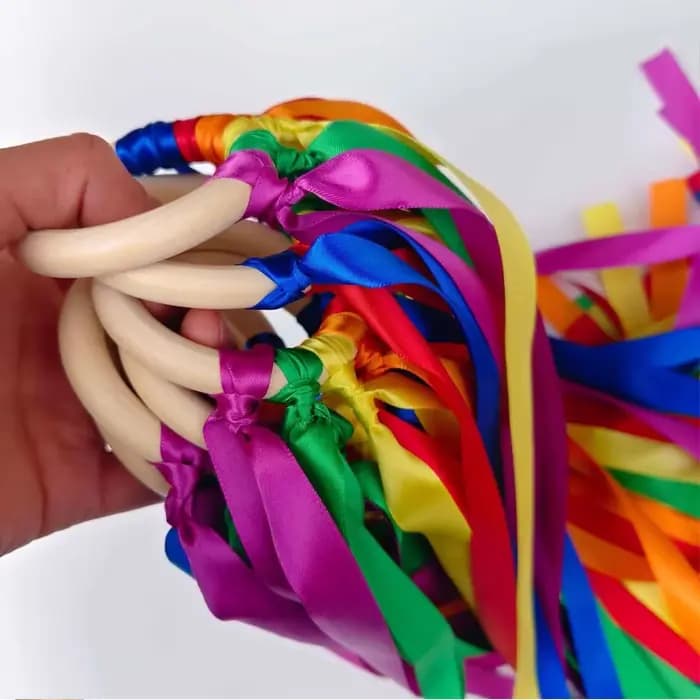 Cerceaux à rubans arc-en-ciel Montessori avec anneau en bois, accessoires de gymnastique et de danse pour enfants, garçons et filles, idéal pour les fêtes