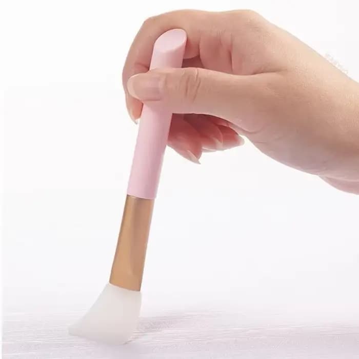 Brosse en silicone pour mélanger les masques qualifiée aux