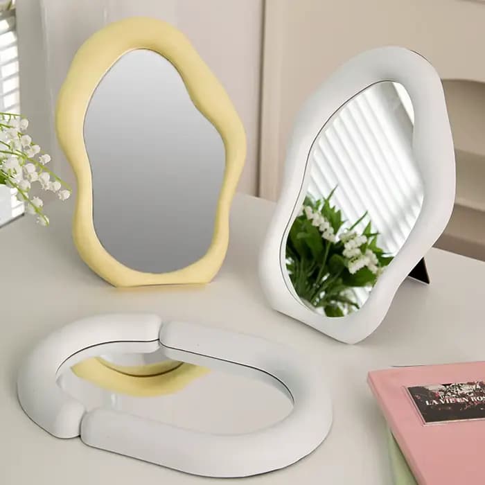 Miroir de courtoisie de style nordique avec cadre ondulé