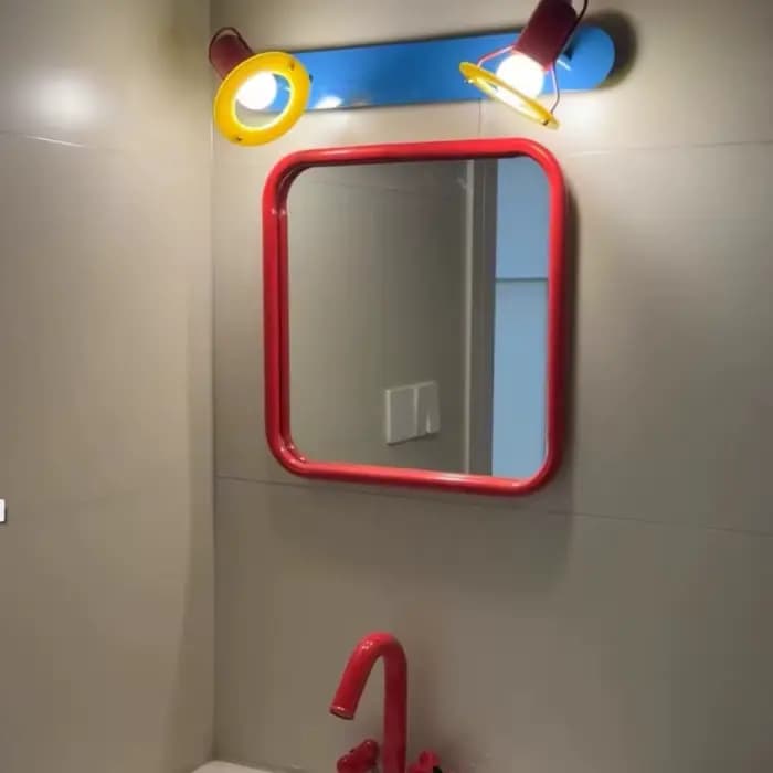 Miroir mural décoratif avec cadre en acier inoxydable