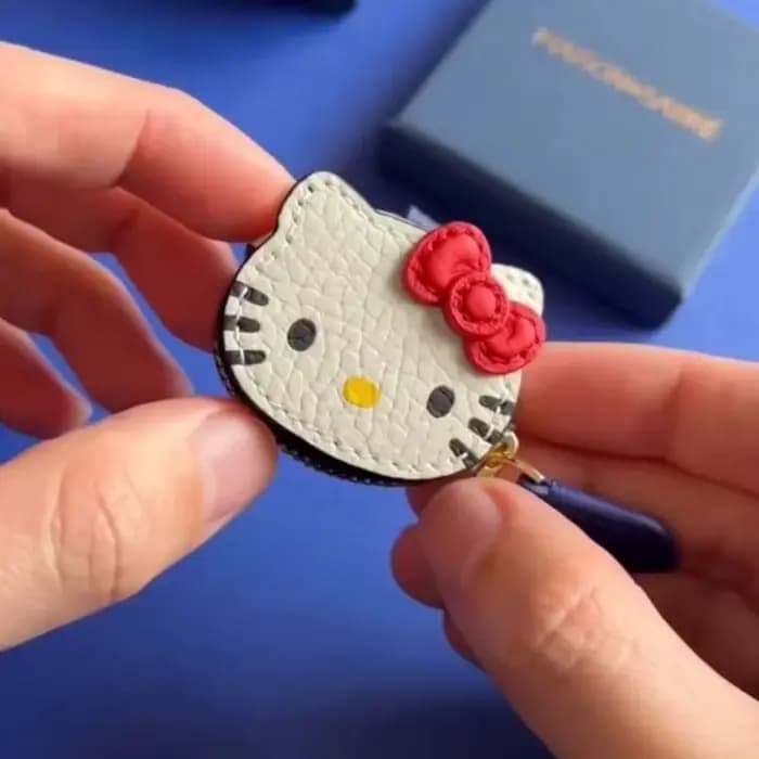 Porte-clés en cuir Hello Kitty Kawaii, pendentif personnalisé, accessoires de mode créatifs pour vêtements