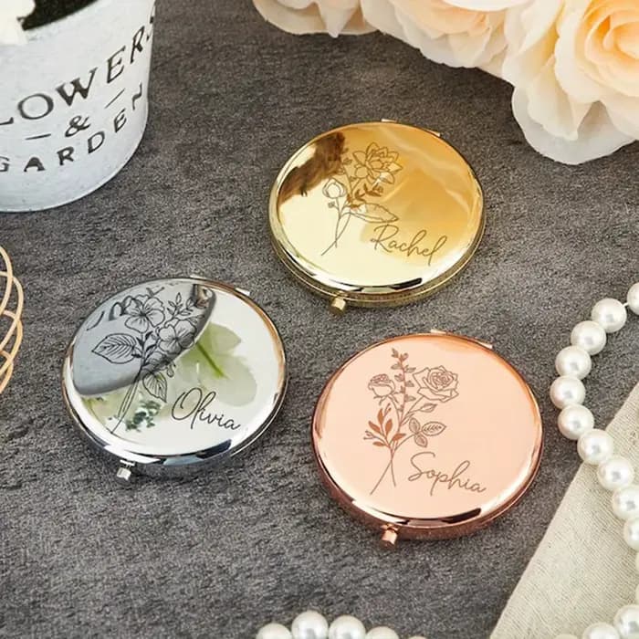 Miroir compact gravé avec motif de fleur de naissance