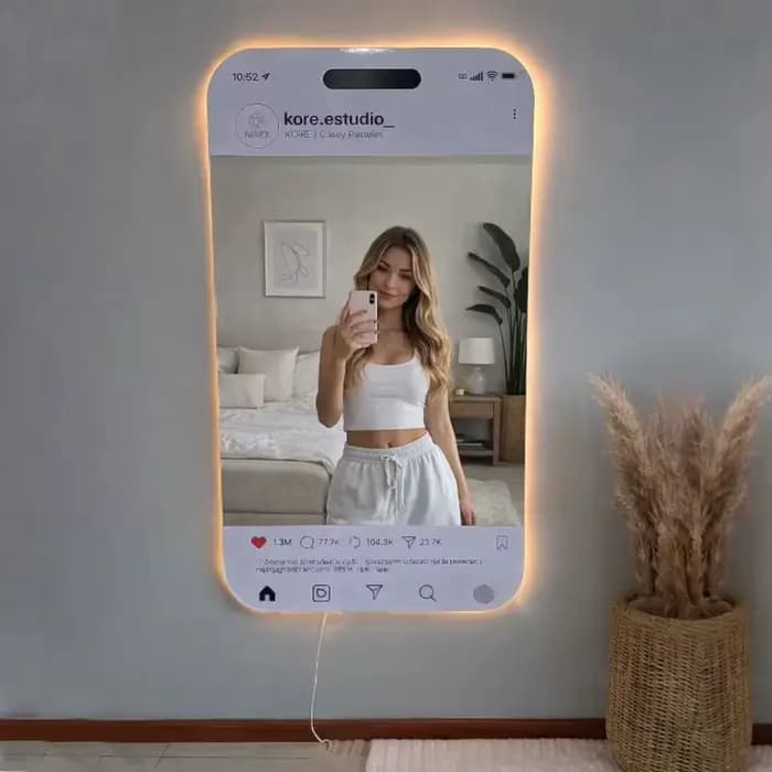 Miroir lumineux LED personnalisé pour les réseaux sociaux