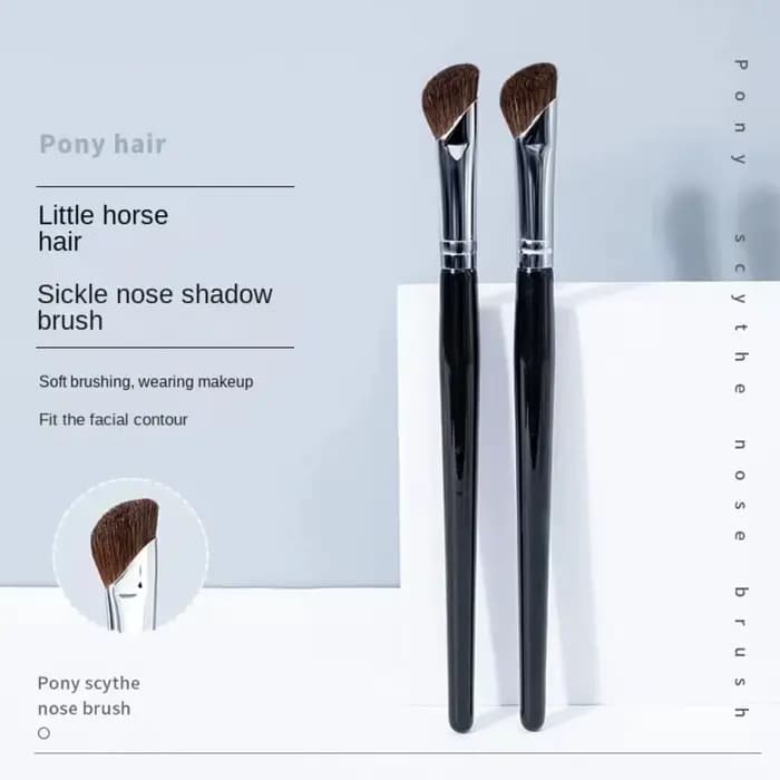 Pinceau de maquillage pour les cernes et les poches