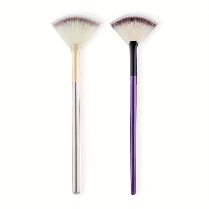 Brosse à reflets en forme d'éventail