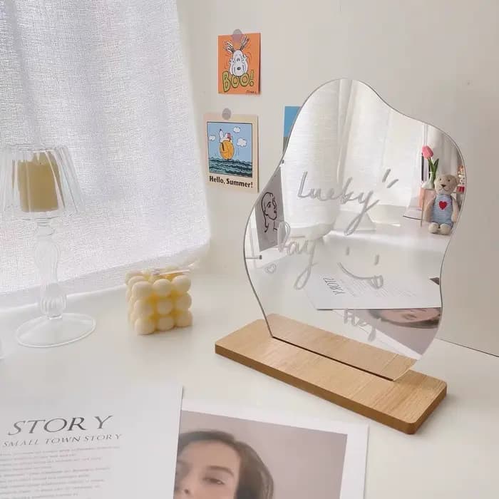 Miroir de maquillage en bois irrégulier en forme de nuage