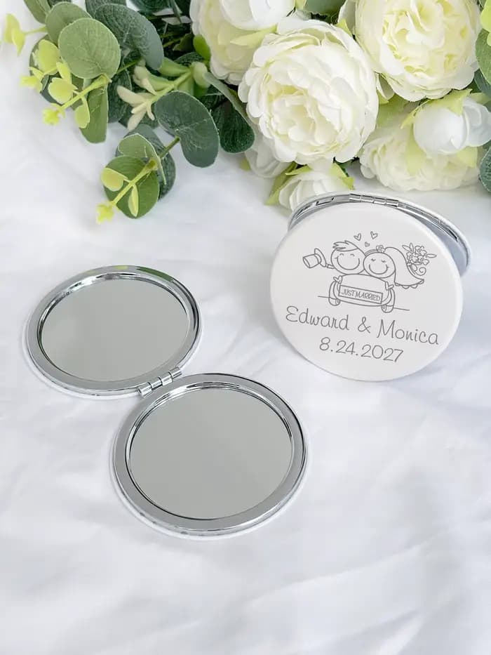 Souvenirs de mariage, miroirs de poche personnalisés