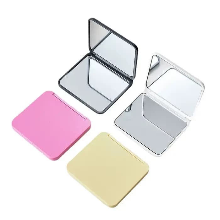 2 miroirs de maquillage pour le visage