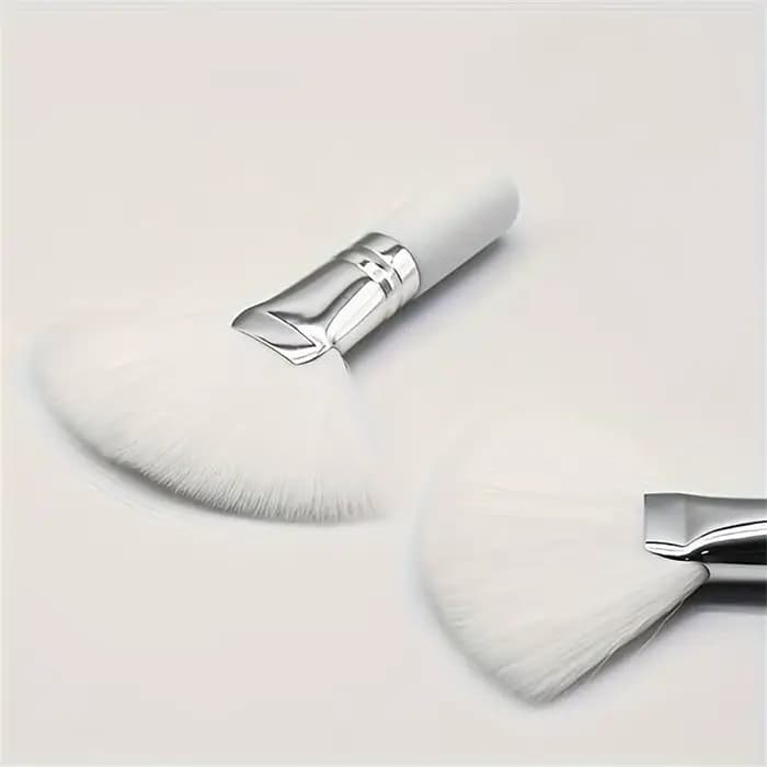 Mini pinceau de maquillage en éventail