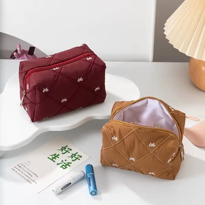 Sac de toilette brodé à nœud