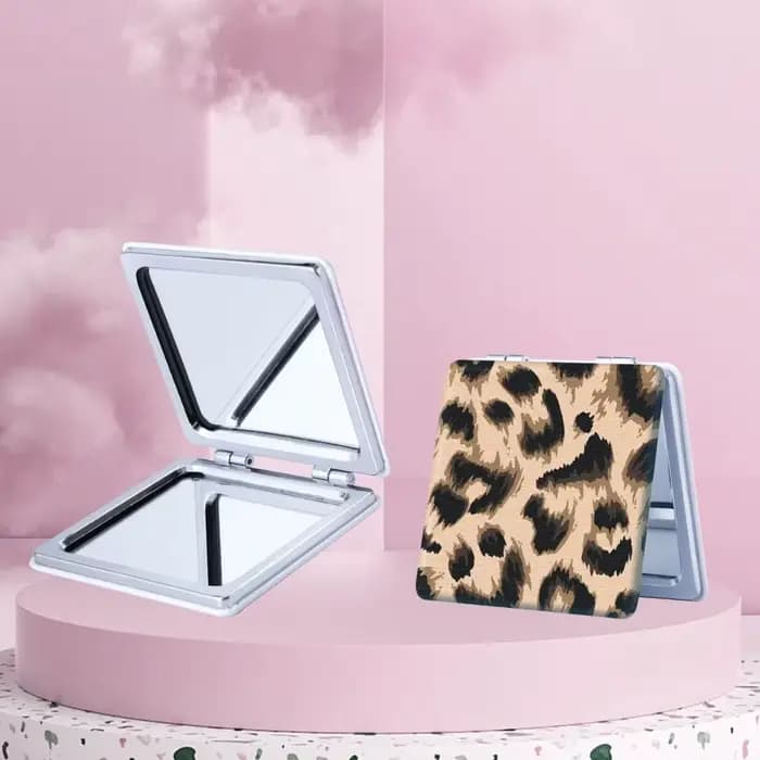 Miroir de maquillage portable à imprimé léopard