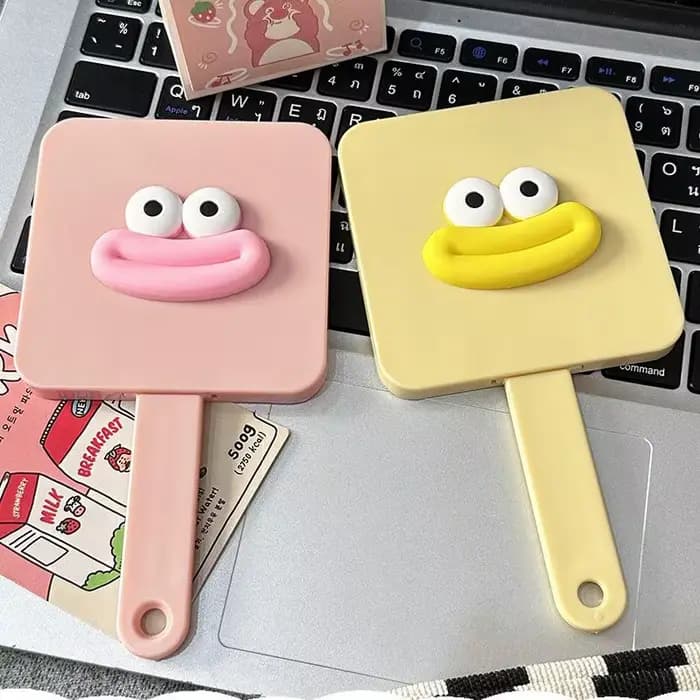 Miroir de maquillage de bouche de saucisse portable avec peigne