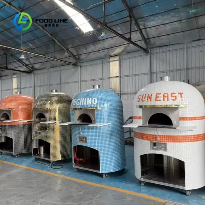 Four à pizza commercial personnalisable, grand format, style napolitain, en briques, 500 degrés, électrique, gaz, bois, pour boulangerie, en argile sur mesure
