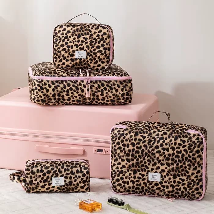 Trousse de maquillage léopard