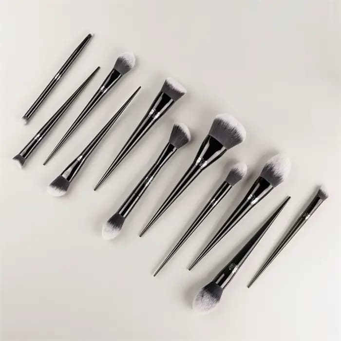 Kat Von D pinceau de maquillage fond de teint Blush mettre en évidence correcteur poudre sculptant fard à paupières