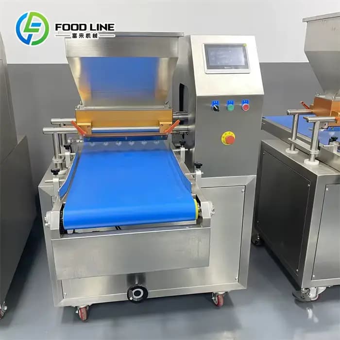 Machine de remplissage de crème pour cupcakes à commande numérique personnalisée, équipement de dosage réglable pour la production domestique et commerciale de pâtisserie