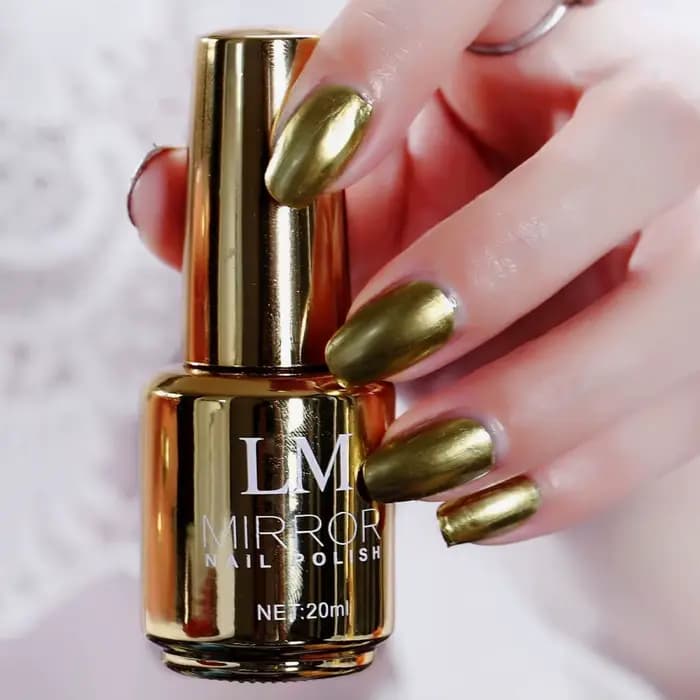Vernis à ongles métallique effet miroir magique