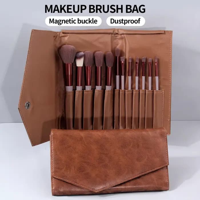 Pochette à pinceaux de maquillage en PU marron avec boucle magnétique, organiseur anti-poussière et pliable, capacité jusqu'à 12 pinceaux pour le voyage, portable et élégant