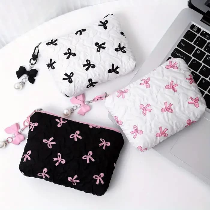 Trousse de maquillage à nœud brodé