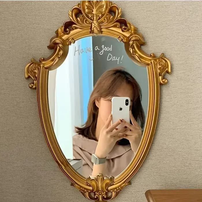 Miroir de courtoisie avec cadre baroque