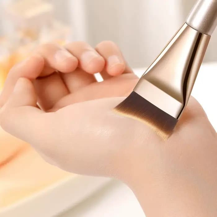 Pinceau de fond de teint Ultra-fin à tête plate en forme d'arc, pinceau liquide de fond de teint sans peinture et sans trace, professionnel