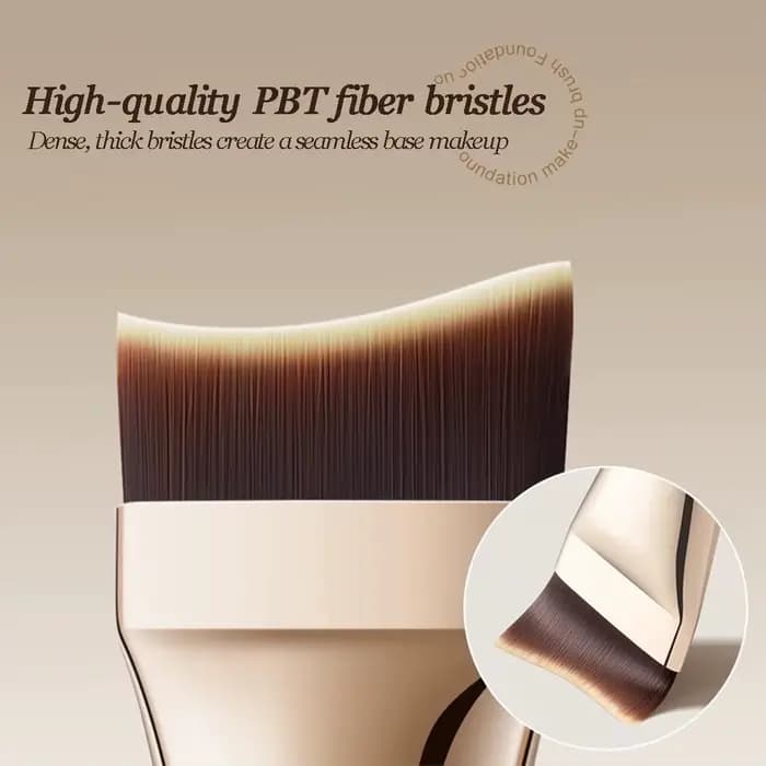 Brosse de fond de teint Ultra fine incurvée