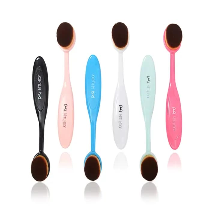 Brosse de fond de teint liquide
