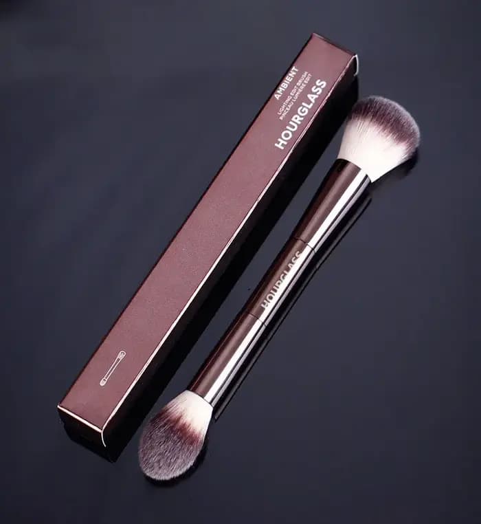 Pinceaux de maquillage pour édition d'éclairage