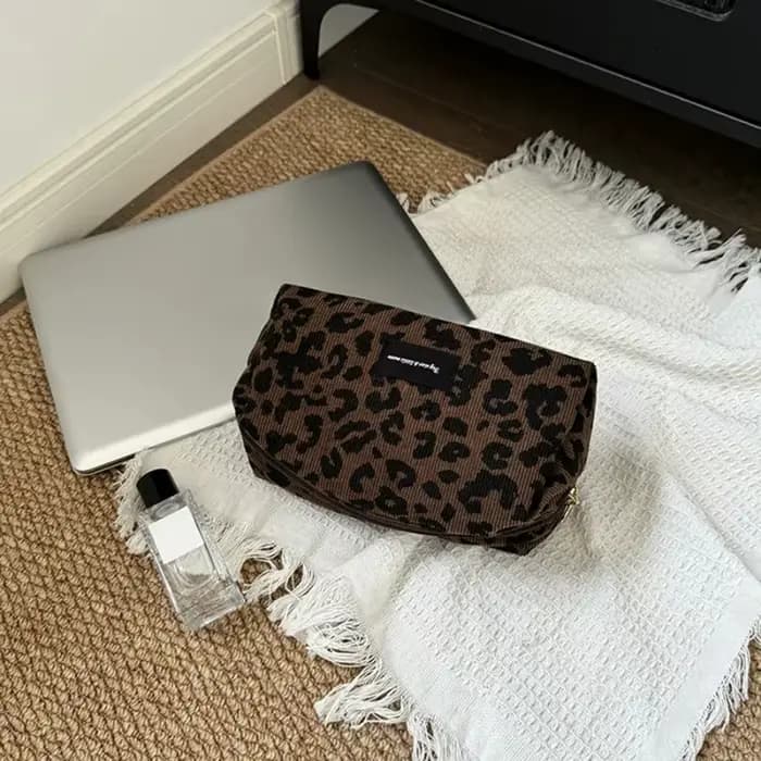 Trousse de maquillage unique à imprimé léopard • Pochette de rangement