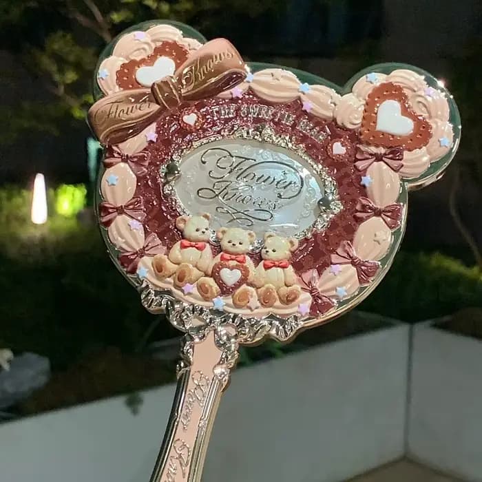 Mini miroir de maquillage haute définition en forme d'ours mignon avec un design adorable
